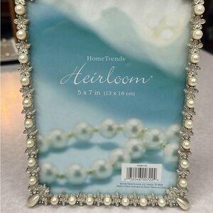 HomeTrends Pearl and Silver Picture Frame